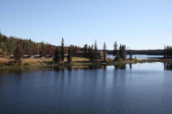 Lac Le Jeune Nature Resort Logan Lake Kültér fotó