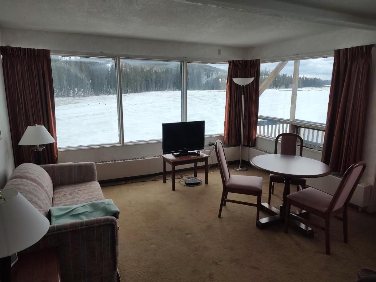 Lac Le Jeune Nature Resort Logan Lake Kültér fotó