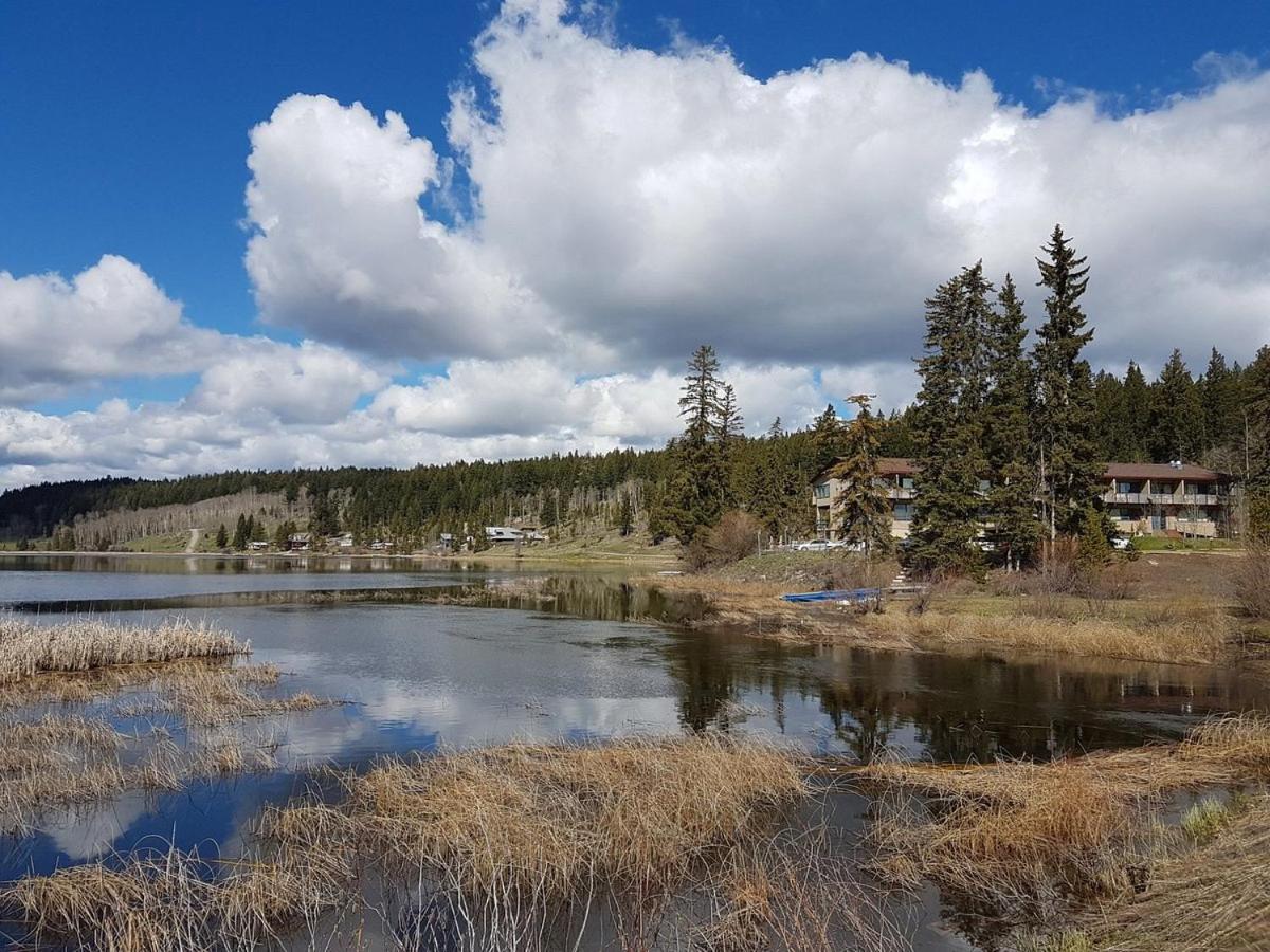 Lac Le Jeune Nature Resort Logan Lake Kültér fotó